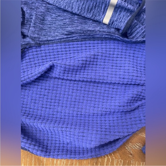 Nike dri fit 3/4 zip thermal pullover women’s size small - Picture 3 of 3